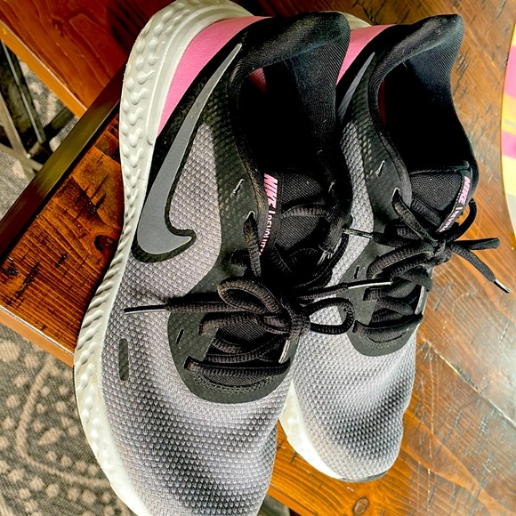 Nike Shoes - Nike Revolution Shoes